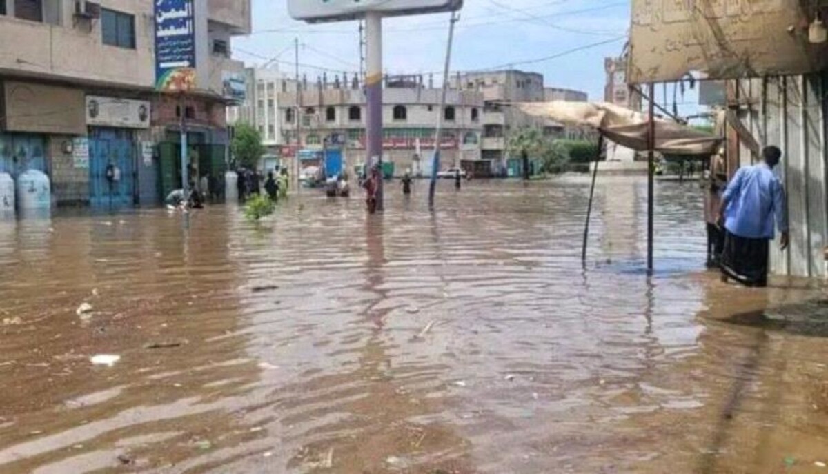 Сильные наводнения в Йемене уносят жизни и разрушуют дома