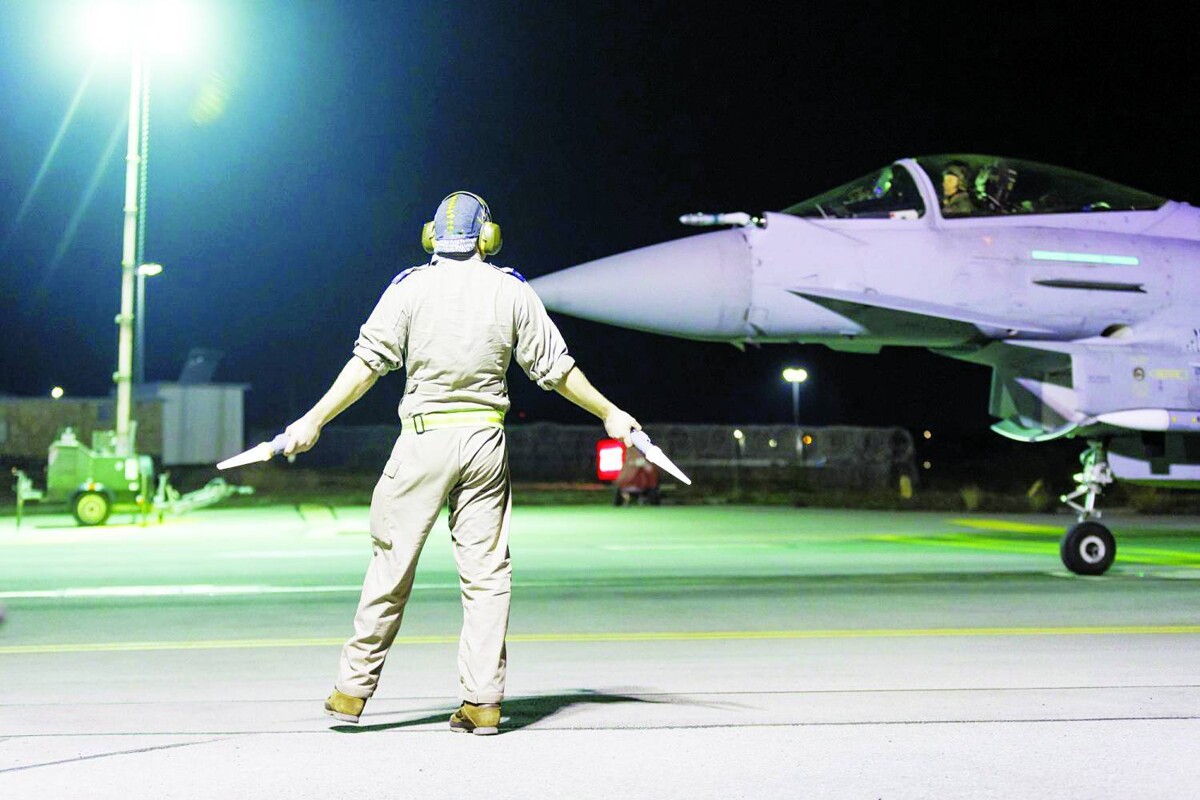 США и Великобритания наносят удары по целям Хуситов в Йемене