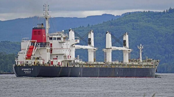 Houthis Release Survivors from Sunk Ship